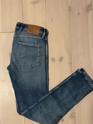 Tja, säljer nu ett par ljusblåa replay jeans men fin färg och bra passform, W30 L32 - Tja, säljer nu ett par replay Jeans, skön färg bra passform, så gott som ny skick, W30 L32 