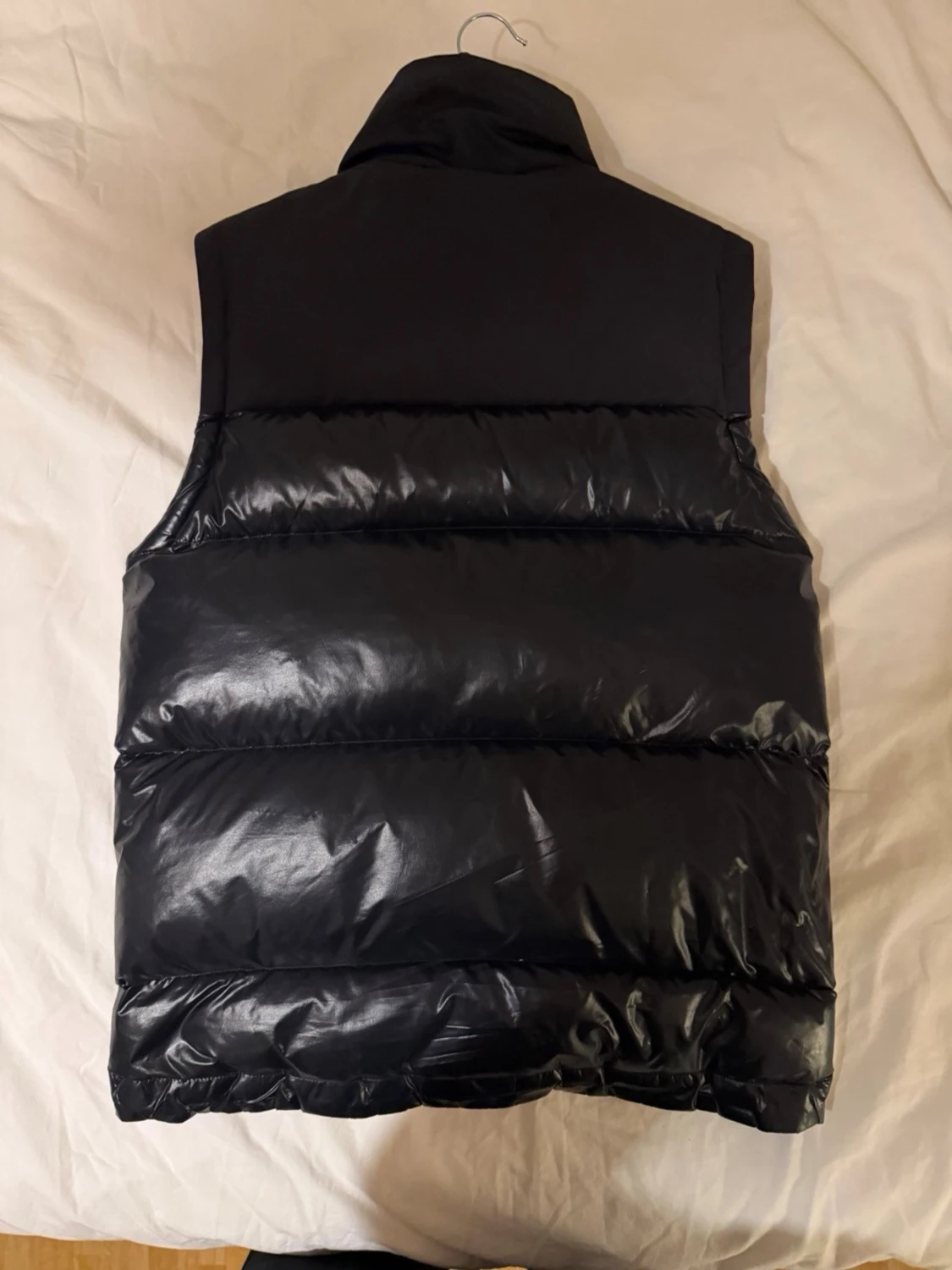 Svart dunväst från Peak Performance - 1