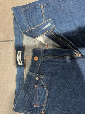 Acne studio jeans - Ett par acne studio jeans i väldigt bra skick. Kostar mellan 4000 och 5000 nya 