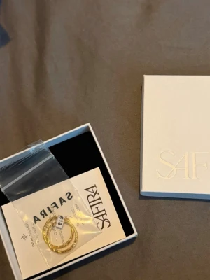 Ring från safira  - Aldrig använt då de va för stora, storlek 18 och nytt skick. 💕