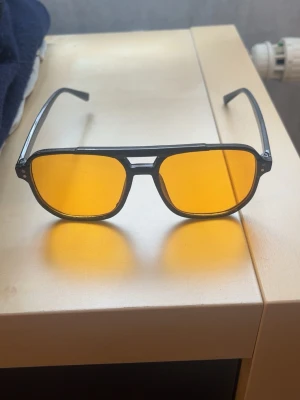 Solglasögon  - Helt nya