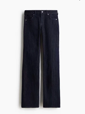 Glittery flared low jeans - Säljer dessa endast provade jeansen, men alla lappar kvar eftersom de var för små för mig. Helt slutsålda på hemsidan!😊