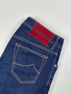 Jacob Cohën Nick jeans - | Säljer ett par Jacob Cohën Nick jeans i riktigt bra använt skick | Storlek: 32 | Hör av dig vid frågor eller funderingar 