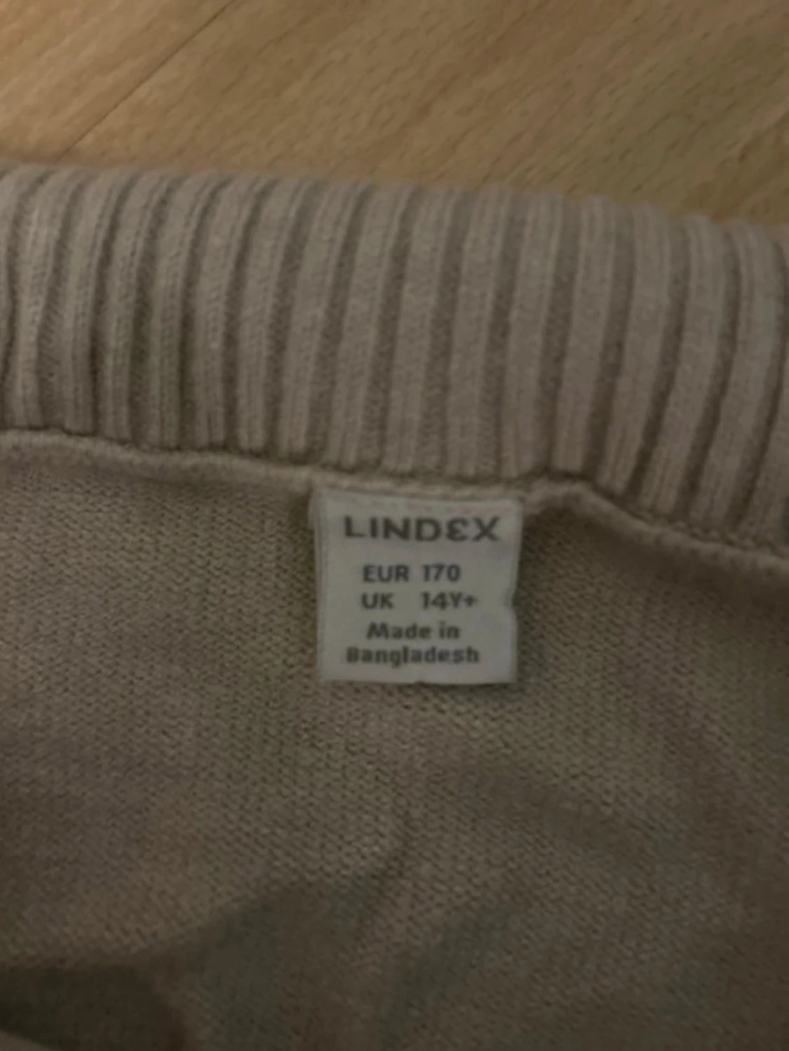 Beige off shoulder-tröja från Lindex - 1