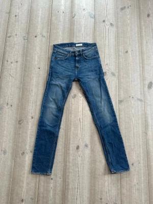 Jeans Tiger of Sweden - Jeans från Tiger of Sweden. Storlek 28x32. Modell Rex. Slim fit passform. Mycket fint skick, använda fåtal gånger. Köpta nya. 