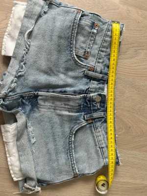 Ljusblå denimshorts - Super snygga jeans shorts från Zara!!💗