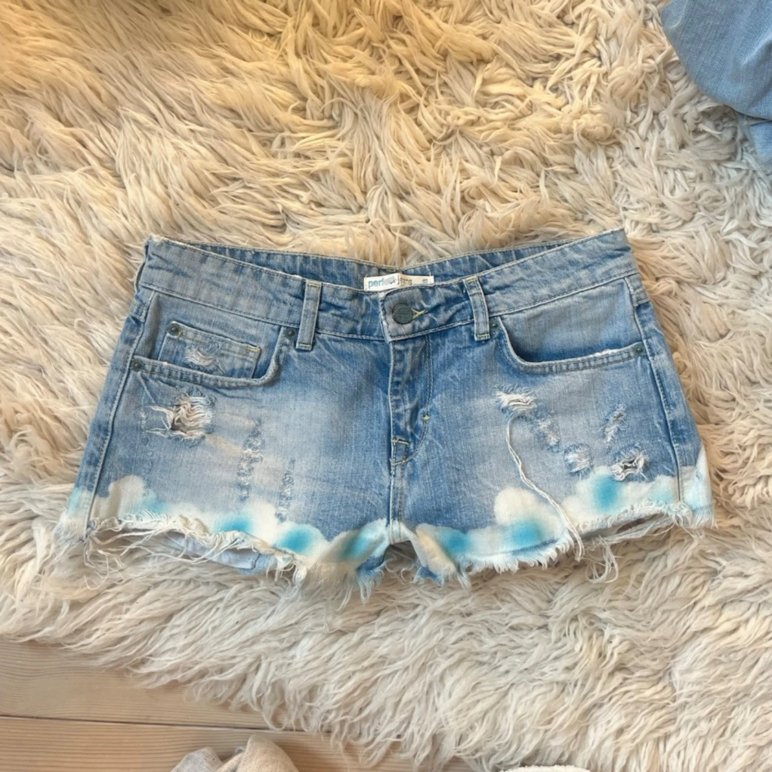 J17 Lågmidjade jeansshorts färgsplatter - 2