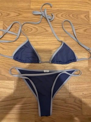 Blå Subdued bikini - Köpt på vinted säljer vidare då den inte passa💕 Tidigare ägaren har tagit ut paddingen som syns på sista bilden! 💖Hör av dig vid frågor