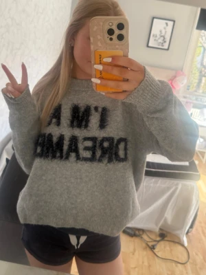 Stickad tröja  - Fin. Använd fåtal gånger.