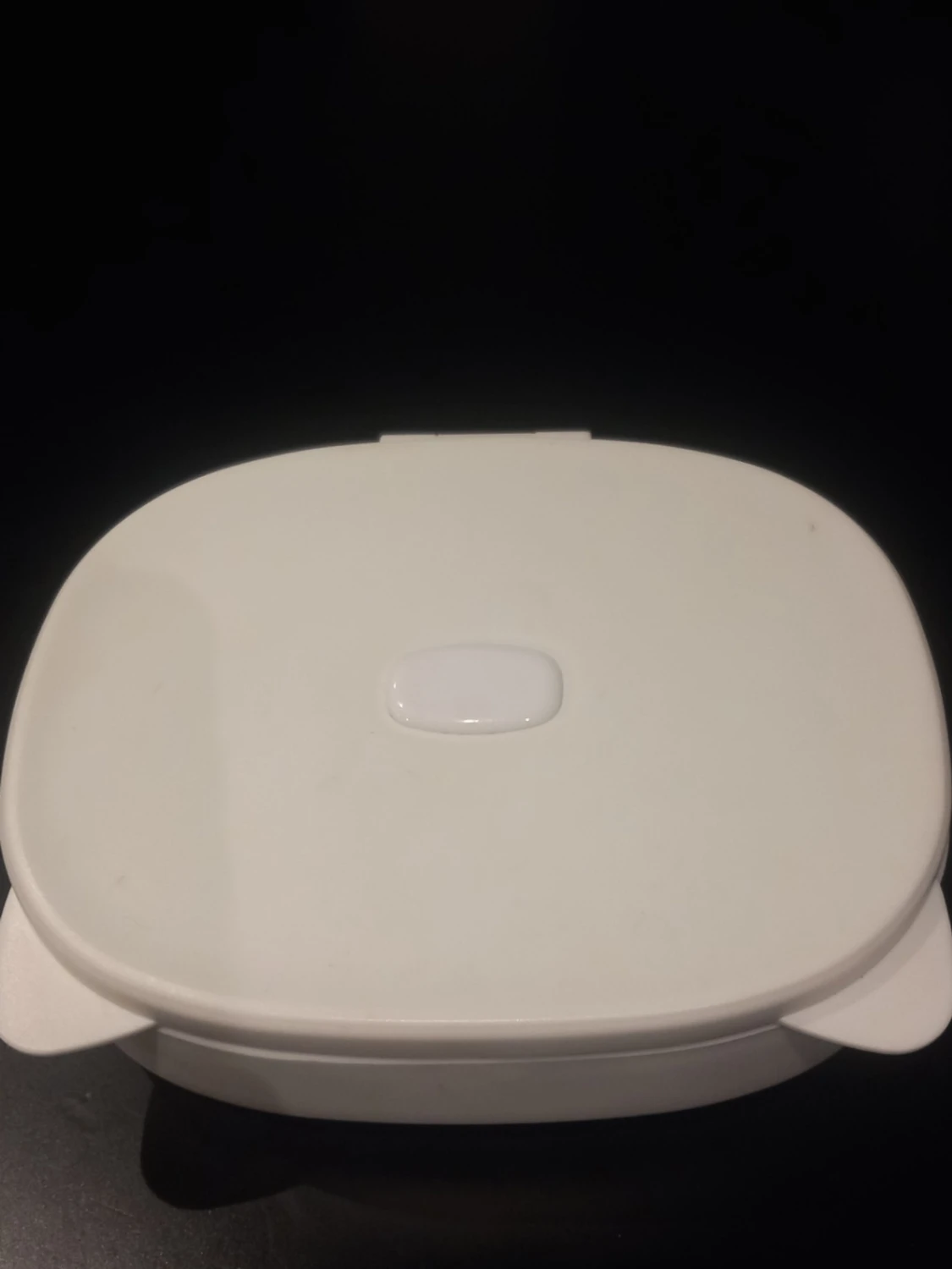 Vit sminkspegel med förvaring