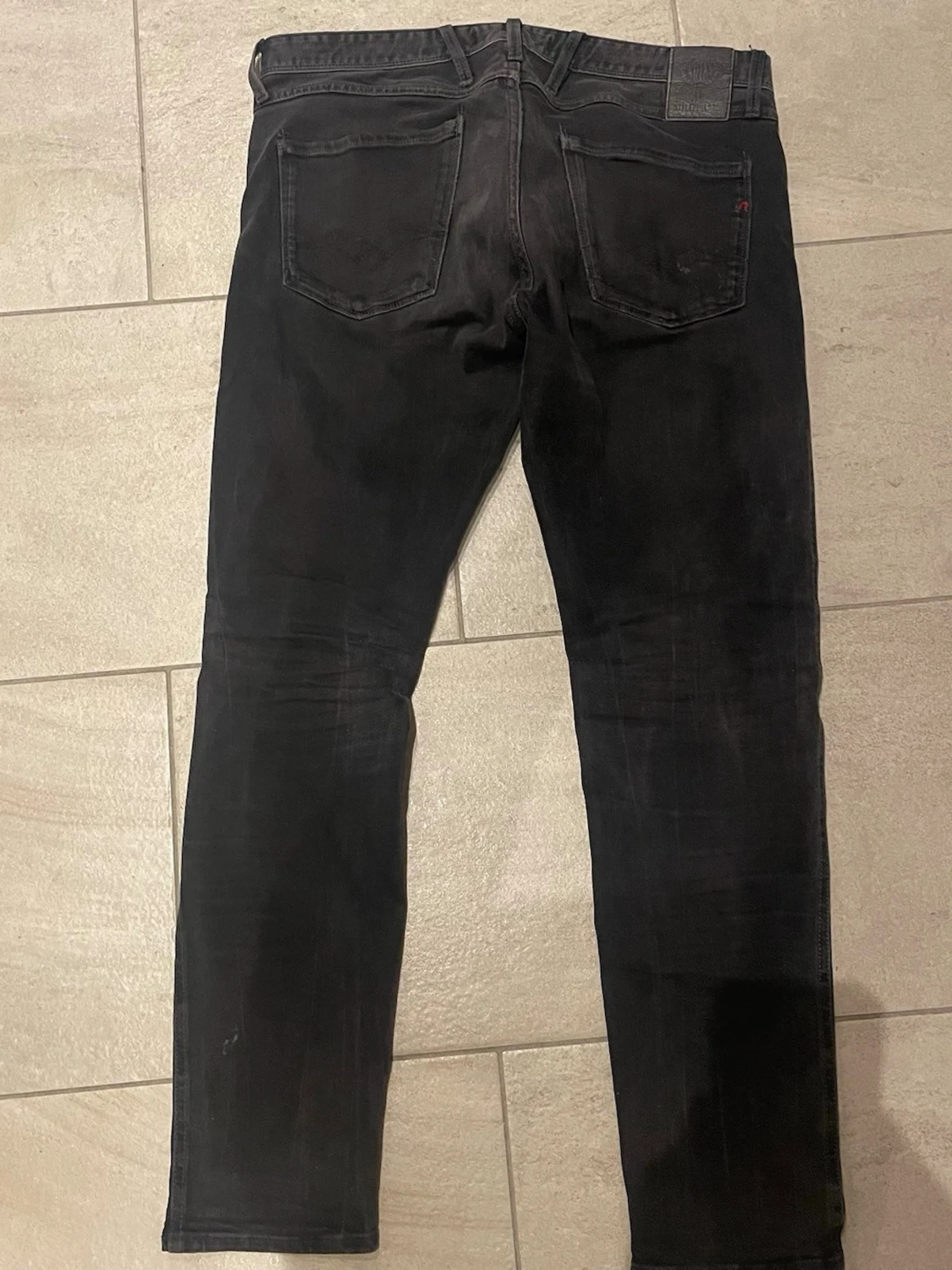 Svarta slim fit jeans från Replay - 2