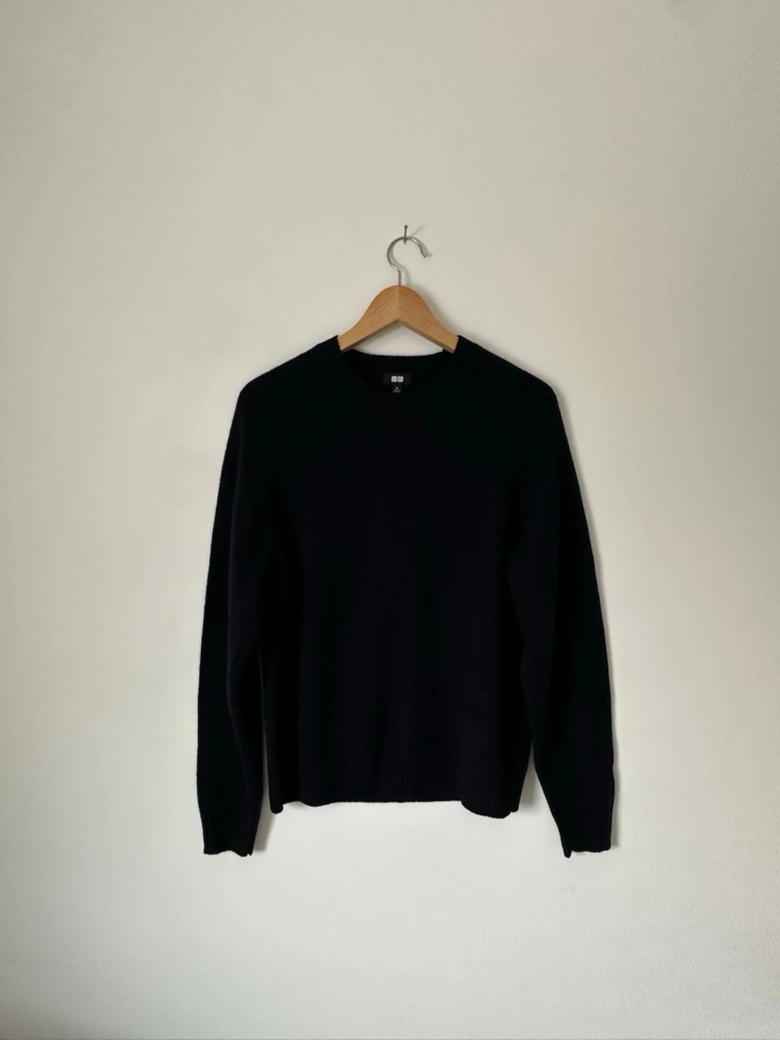 Svart stickad tröja från Uniqlo