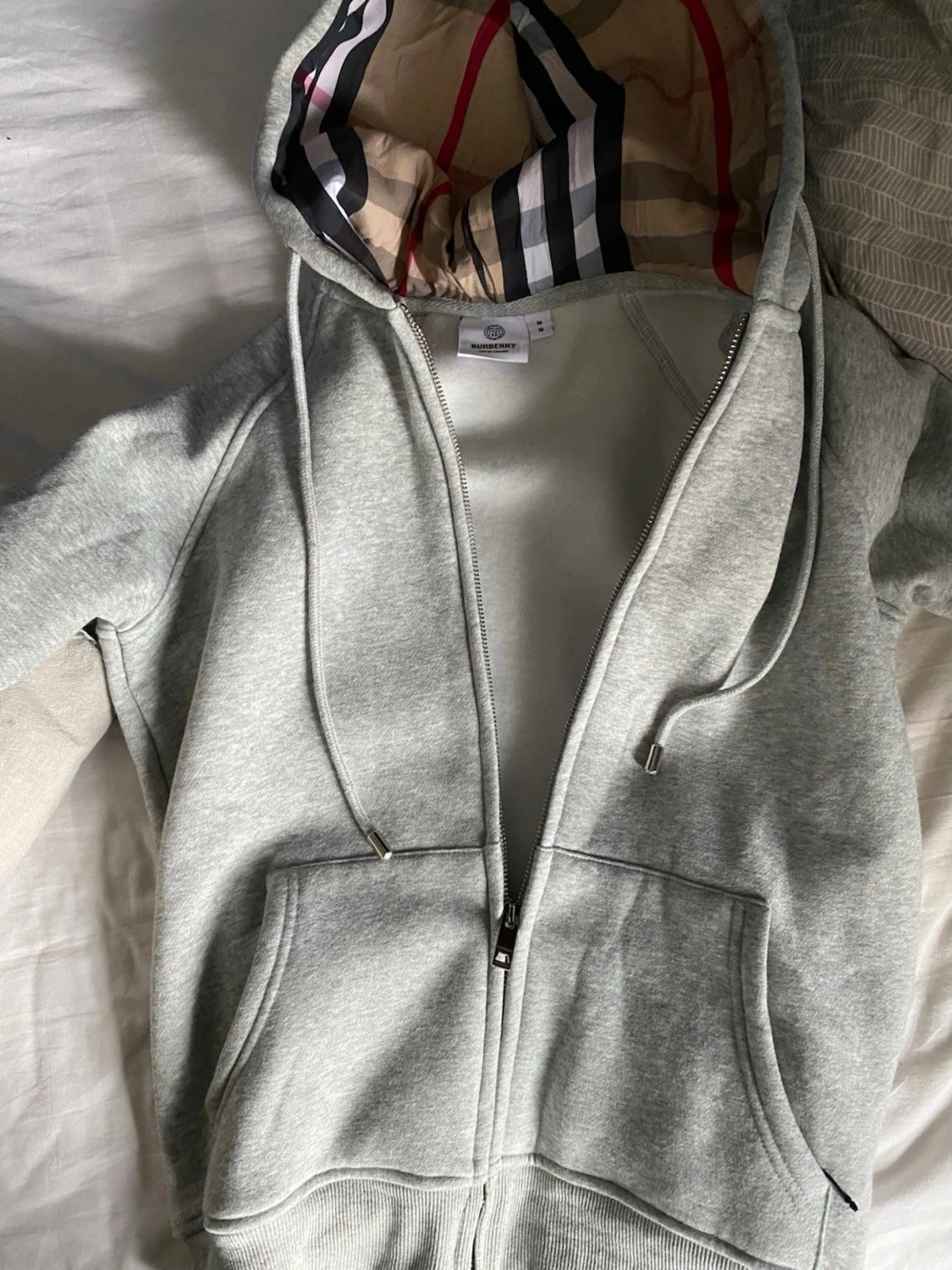 Grå zip hoodie från Burberry