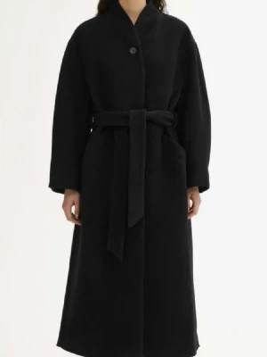 Dagmar svart kappa, storlek 36, ull - Använd endast en gång, i perfekt skick. ✨ köptes för 7000kr.