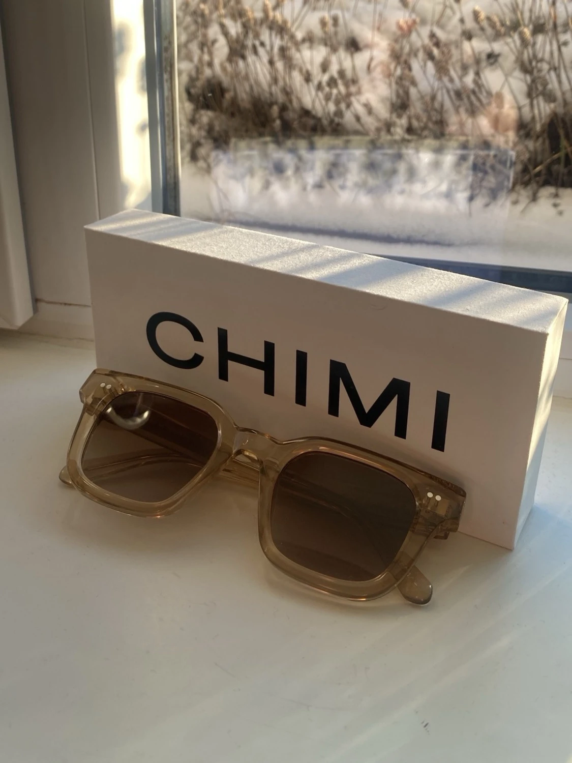 Beige solglasögon från CHIMI - 1