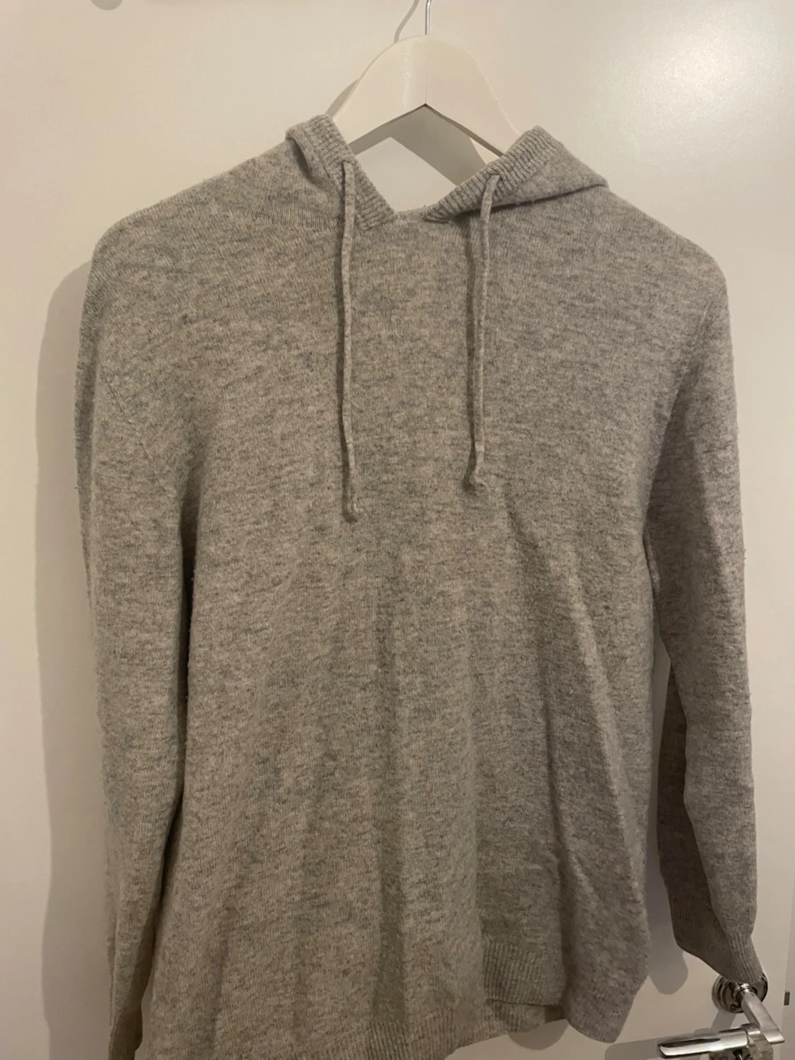 Ljusgrå kashmir hoodie