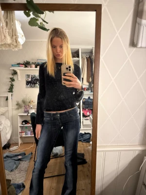 Cheap Monday jeans - Snygga blåa cheap Monday jeans i storlek 27/32