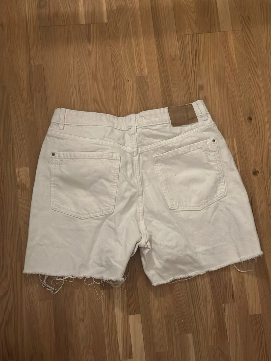 Vita denimshorts från Sinsay - 2