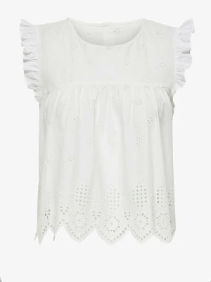 Vit broderad blus med volangärm - Söt vit blus i bomull med broderade hålmönster och volangdetaljer vid ärmsluten. Blusen har rund halsringning, knappar bak och en vågig, broderad kant nedtill. Perfekt för en fräsch och somrig look.