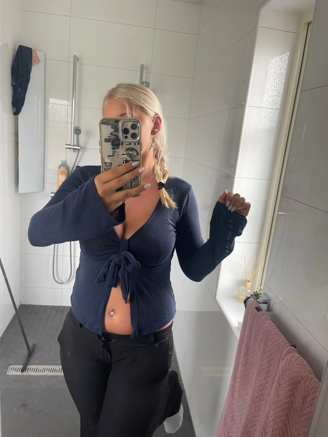 Mörkblå omlottopp med knyt - 1