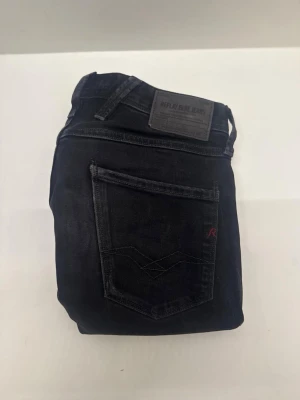 Replay Anbass jeans  - Säljer nu dessa feta Replay Anbass jeans, skriv för fler bilder/frågor😊