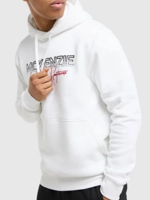 Vit hoodie från McKenzie - Snygg vit hoodie från McKenzie med broderad logga och texten 'Original Sportswear' i svart och rött på bröstet. Klassisk känguruficka framtill och justerbar huva med dragsko. Perfekt för en avslappnad och trendig look.