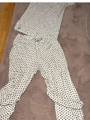 Lager 157 pyjamasset   - Använd bara en gång 