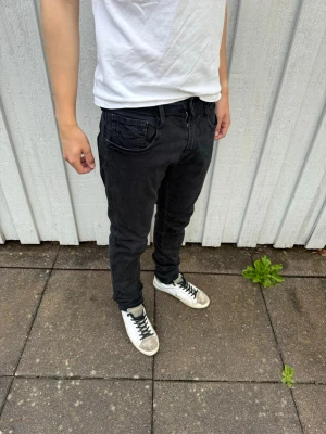 Replay Anbass jeans - Replay jeans - Modell: Anbass - Storlek: W28/L32 - skick: 9/10 - Nypris runt 2000kr