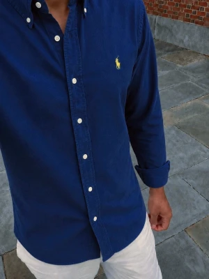 Marinblå Ralph Lauren skjorta  - Fint skick! Strl S Hör av dig vid frågor! 