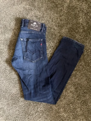 Replay jeans  - Snygga Replay jeans, storlek W28 L32. Mycket bra skick💫Hör av er vid minsta fundering🙌🏻