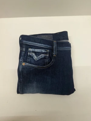 Replay jeans Anbass - Säljer nu dessa snygga Replay jeans, skriv vid frågor eller pris😊