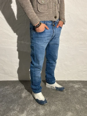 Jacob Cohën bard  - Ett par riktigt snygga jeans från Jacob Cohën i storlek W32 i modellen Brad