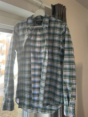 Ralph lauren skjorta  - Fin skjorta i bra skick. Storlek Small