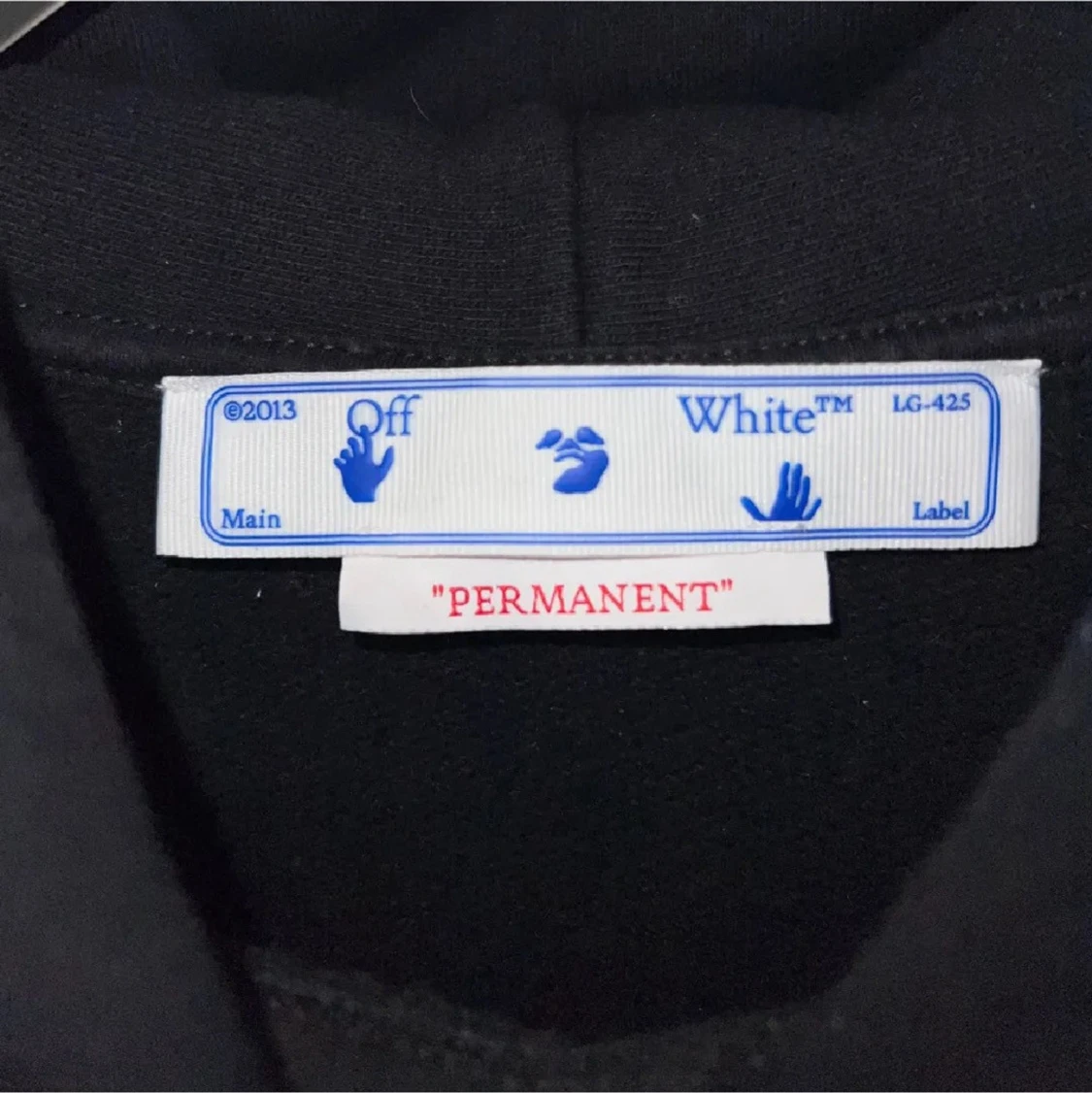 Svart hoodie från Off-White - 2