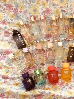 Zara splitpaket  - 2 stycken 5 ml alternativt 3 stycken 3 ml glasdekanter med spray ✨️Välj bland dofterna som finns på listor bland bilderna 