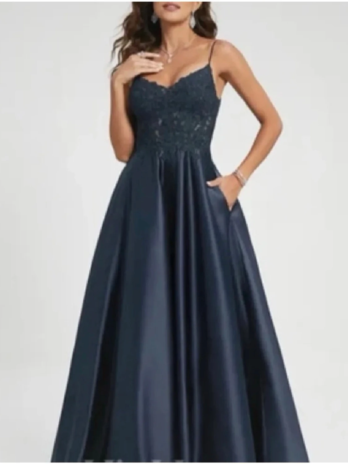 Marinblå långklänning med spets