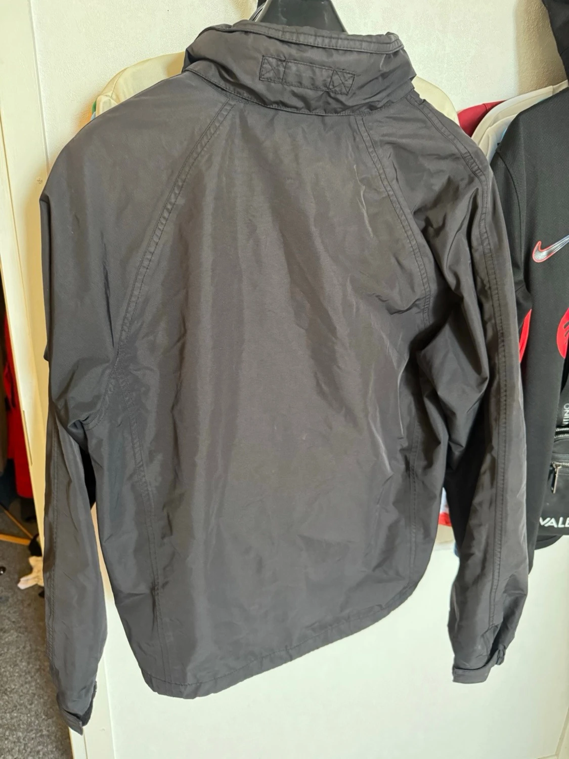 Svart vindjacka från Gant - 1