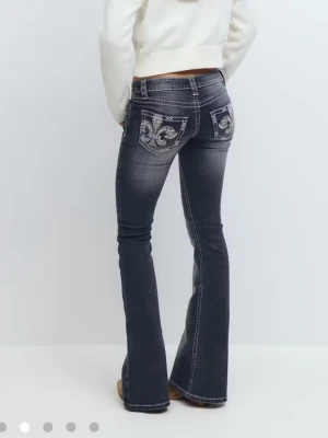 Gina Y  14+ jeans  - Jätte fina jeans verkligen men kommer tyvärr inte till användning längre!! Strl M😘