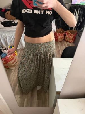 Zara maxikjol - Jätte fin och söt maxikjol perfekt till sommaren💚