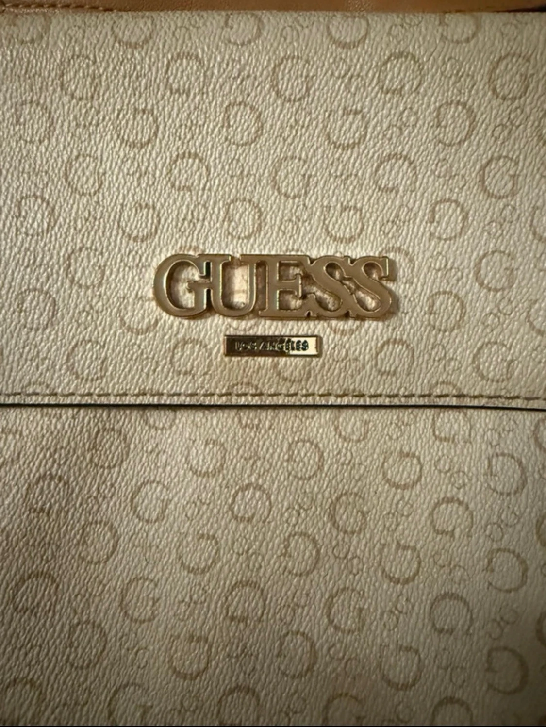 Beige axelväska från Guess - 1