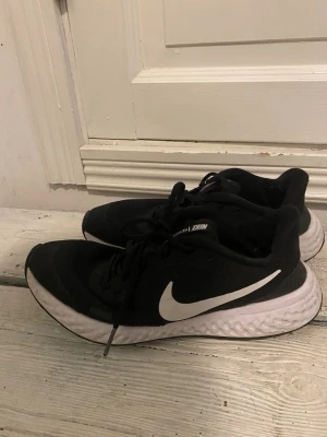 Nike skor - Nike skor i storlek 38 bra skick