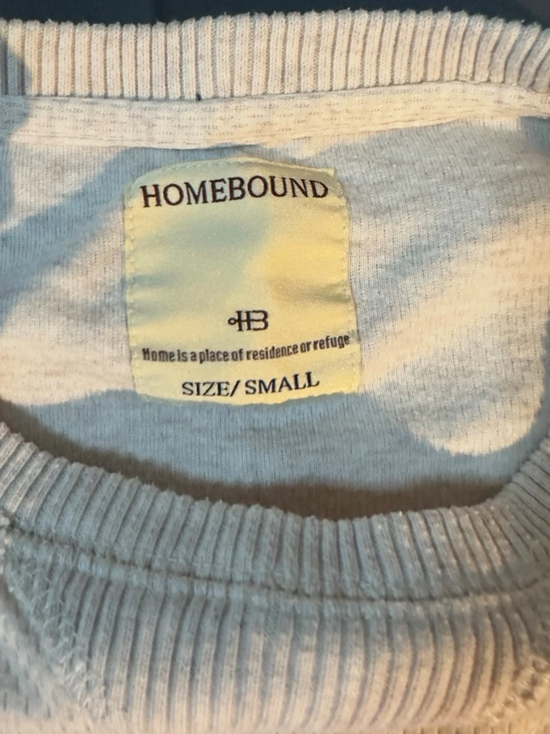 Ljusgrå sweatshirt från Homebound - 1