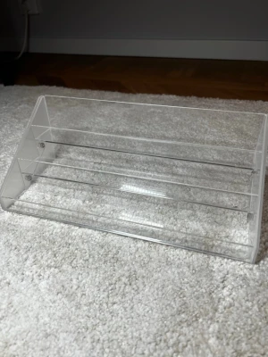 Nagelställ - Fint nagelställ utan skador, i nyskick❤️