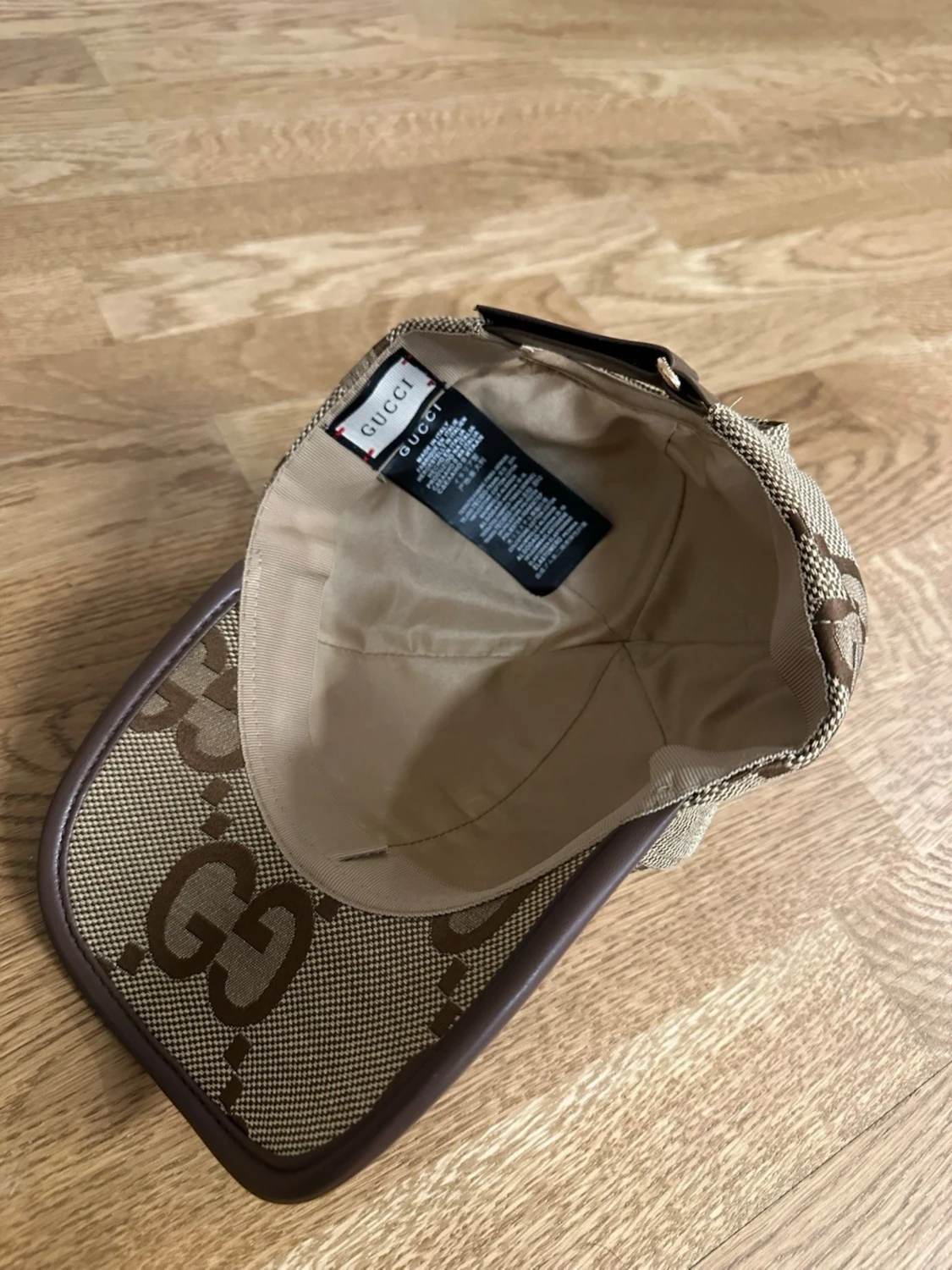Beige GG-mönstrad keps från Gucci - 4