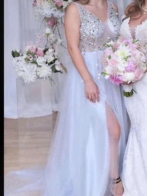 Bal klänning  - Egendesignad balklänning. Använd en kväll  passar storlek 36/38 