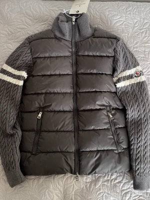 Moncler cardigan  - Helt ny, storlek m passar s