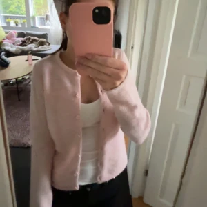 Rosa kofta - Stickad rosa kofta från Gina Young, storlek 146/152, ny!