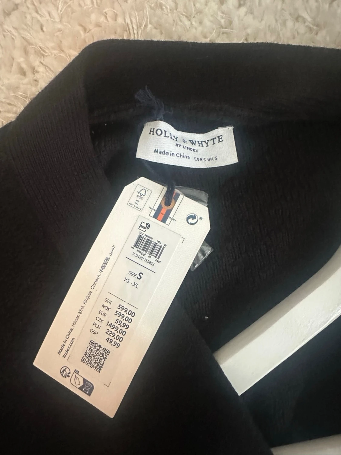 Svart kofta från Holly & Whyte - 1
