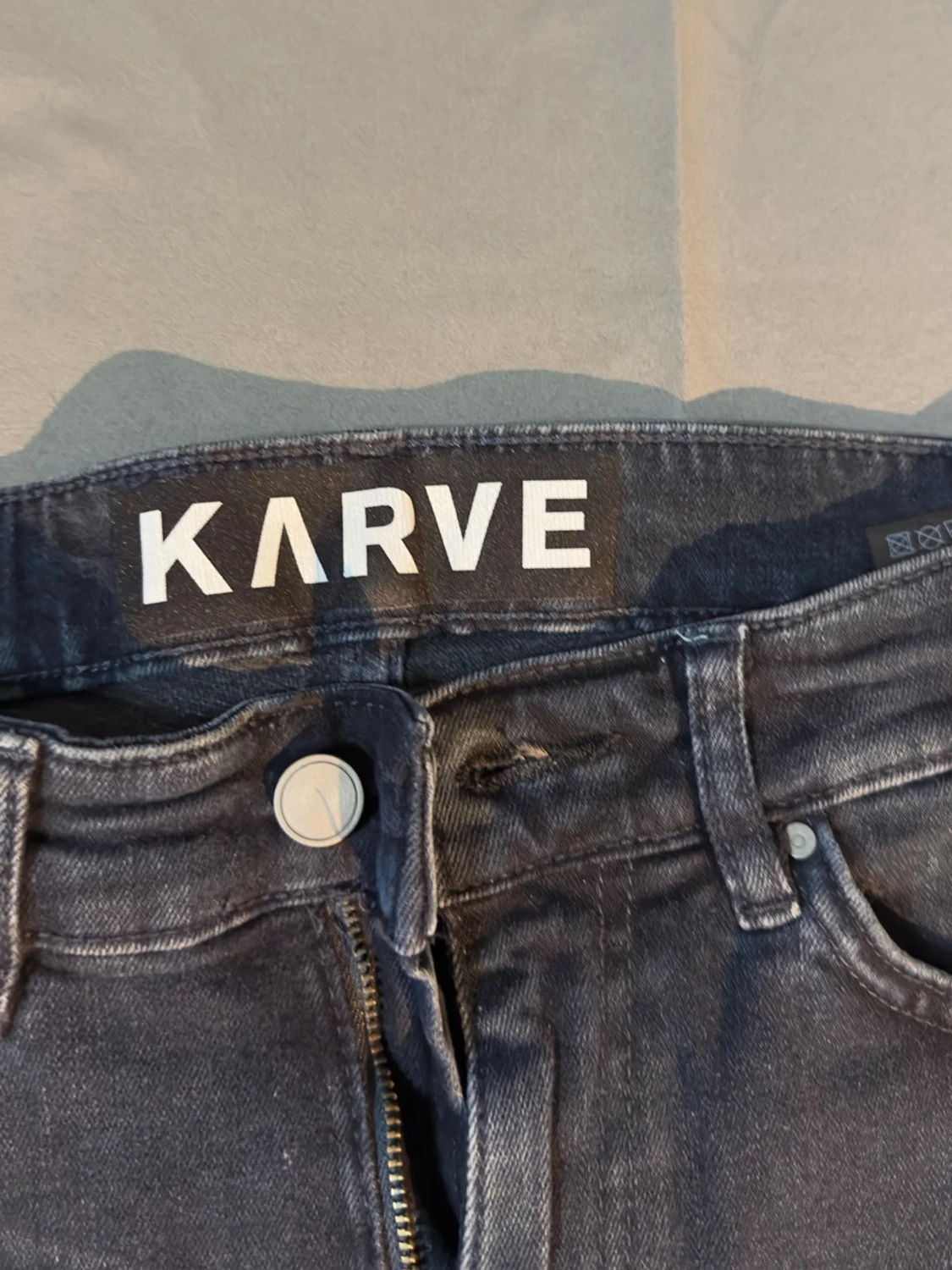 Mörkblå skinny jeans från Karve - 1