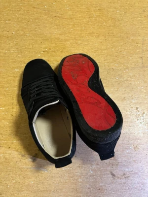 christian louboutin - Loubs i storlek 43